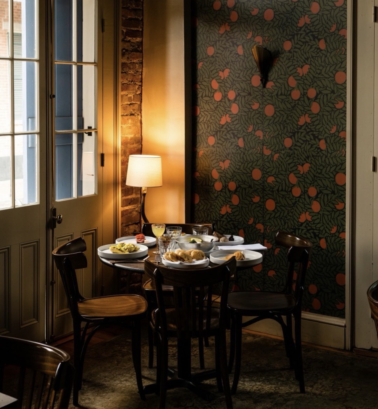 Intimate luxury dining room in New Orleans