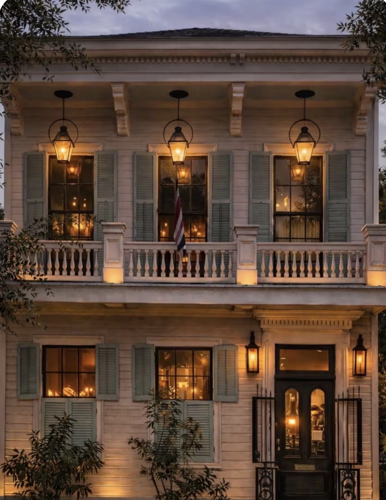 Maison St. LaFleur on Esplanade Avenue at night